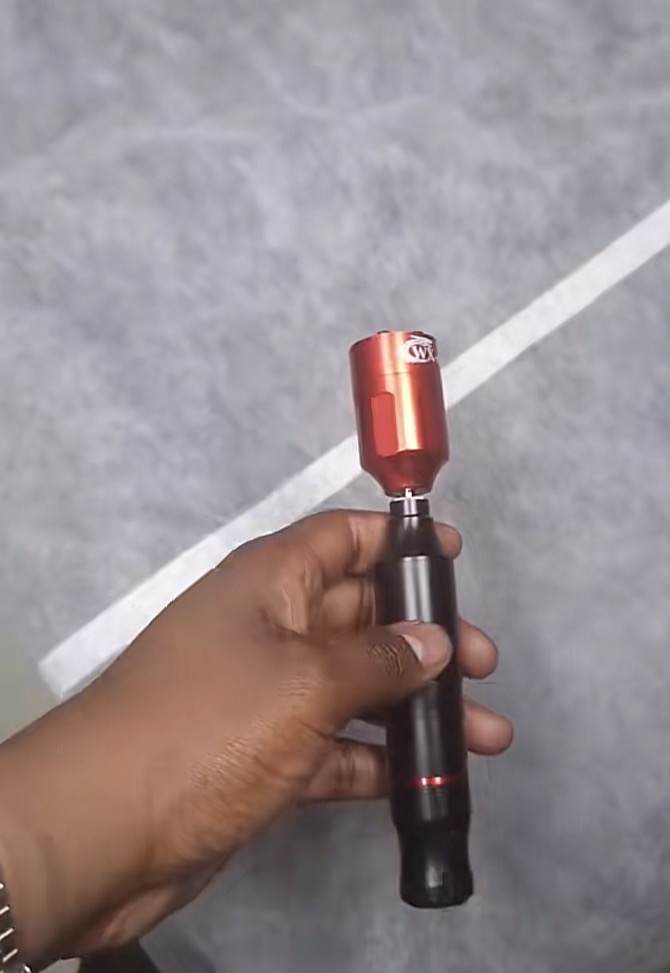 Wireless tattoo battery