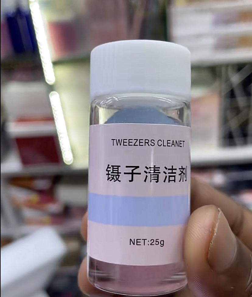 Tweezer Cleaner