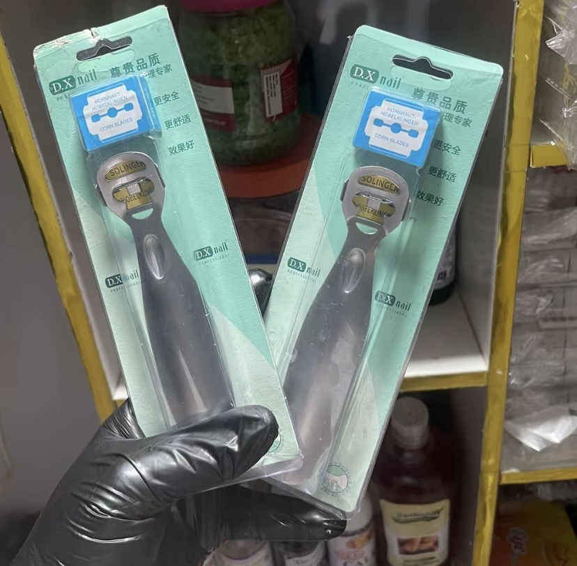 Blade for nails