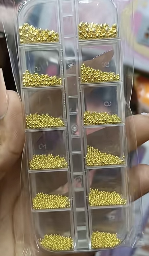 Gold Caviar Nail Beads Set